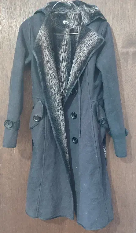 لباس زمستونی|لباس|خوسف, |دیوار