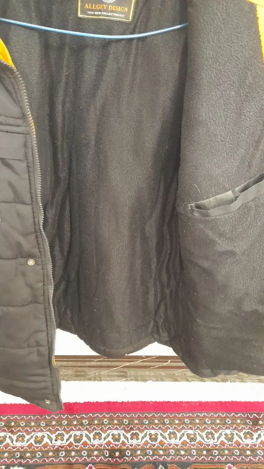 کاپشن|لباس|بروجرد, |دیوار