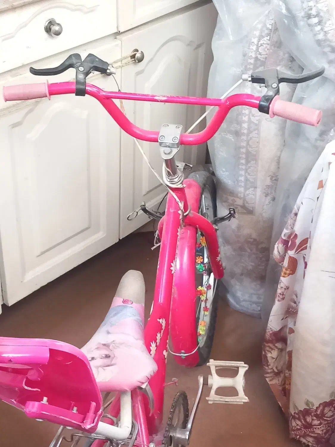 دوچرخه دخترانه سالم تمیز یک ملیونو پنصد هزار|دوچرخه، اسکیت، اسکوتر|نسیم‌شهر, |دیوار