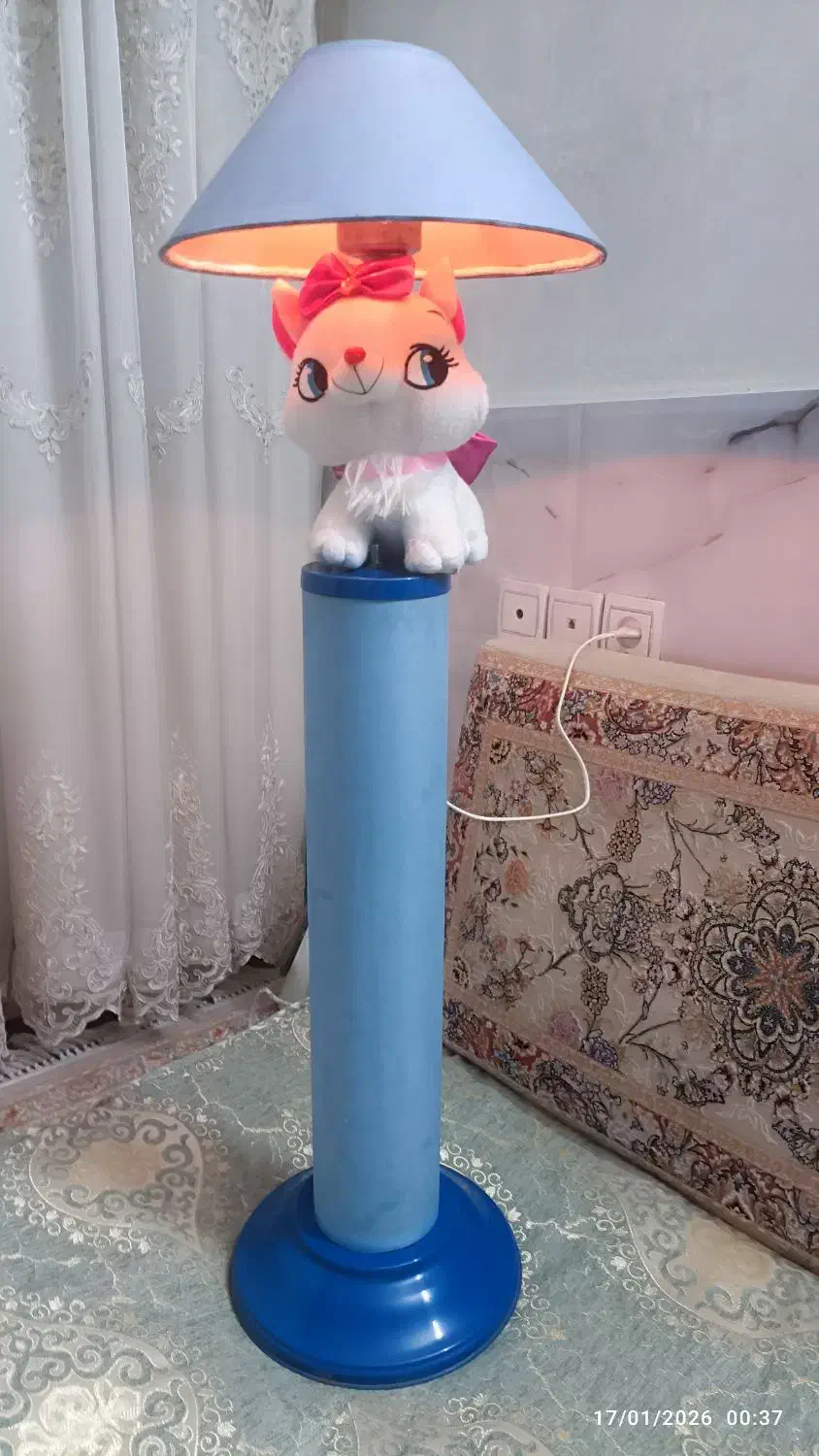 چراغ خواب|چراغ خواب و آباژور|اقبالیه, |دیوار