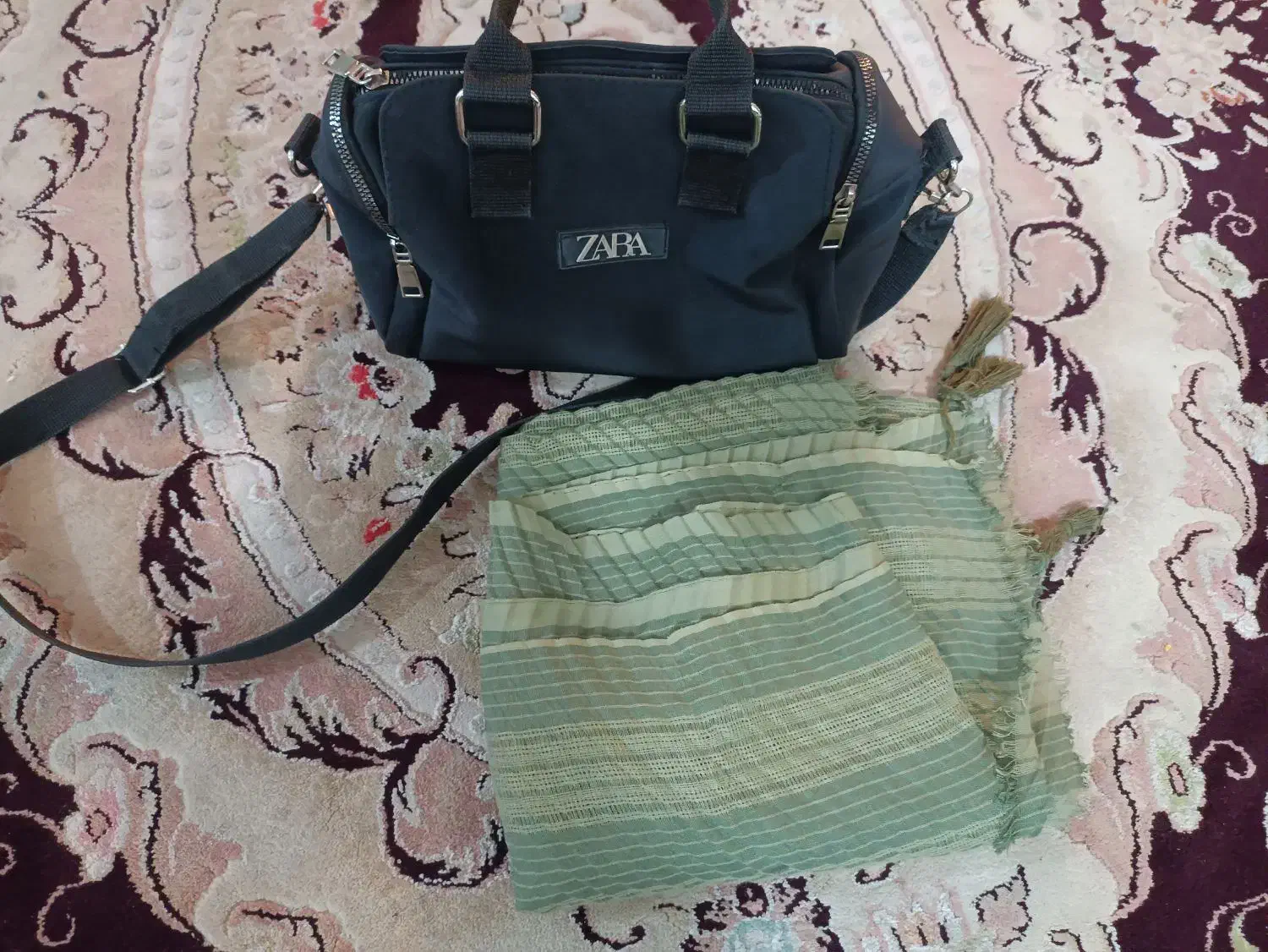 تعدادی لباس و دو دوچرخه نیاز به تعمیر|دوچرخه، اسکیت، اسکوتر|دوگنبدان, |دیوار