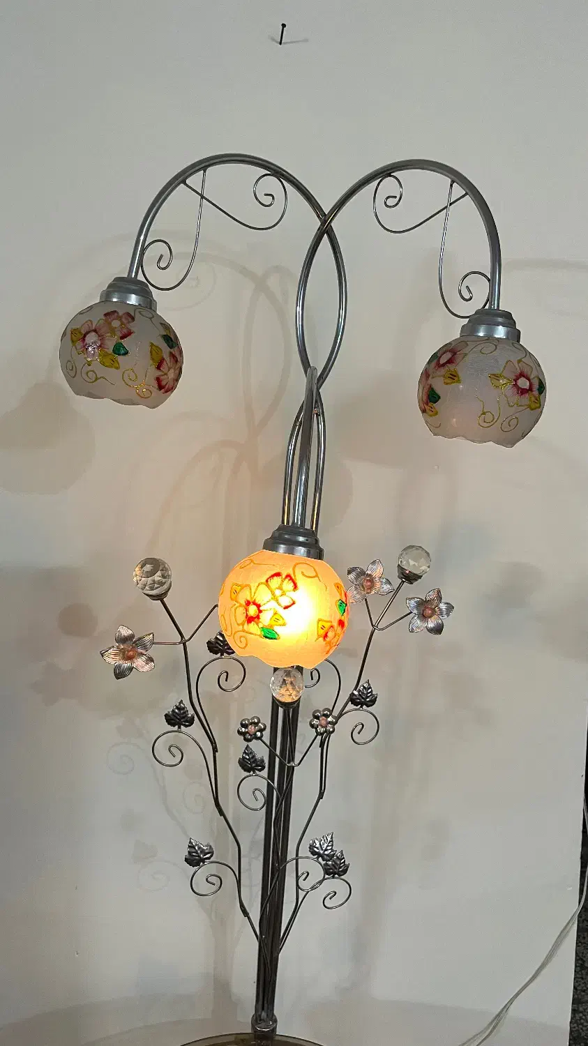 آواژور|چراغ خواب و آباژور|مشهد, شهید فرامرز عباسی|دیوار