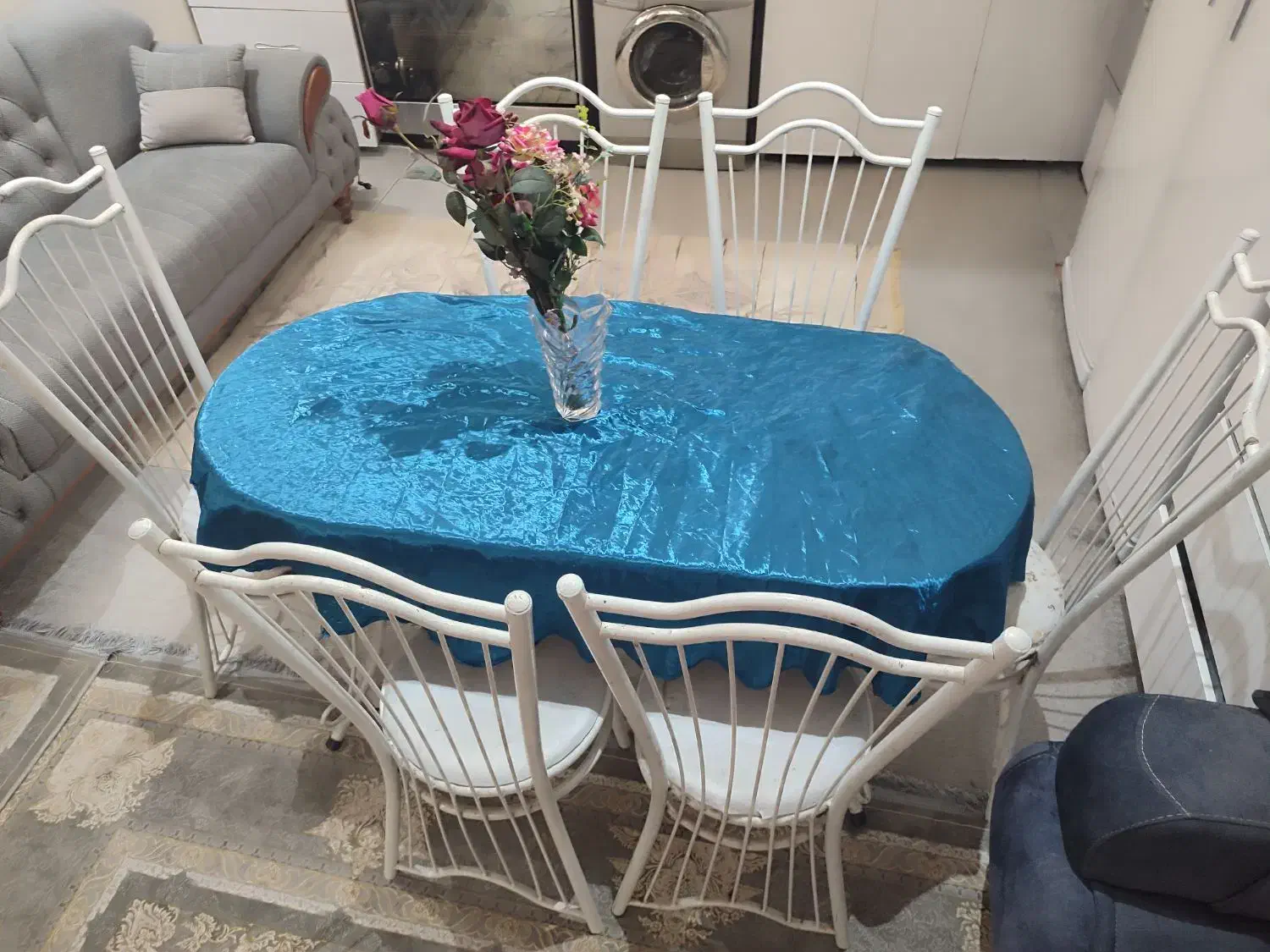 میز غذا خوری|میز و صندلی غذاخوری|تربتحیدریه, ۴۵ متری|دیوار