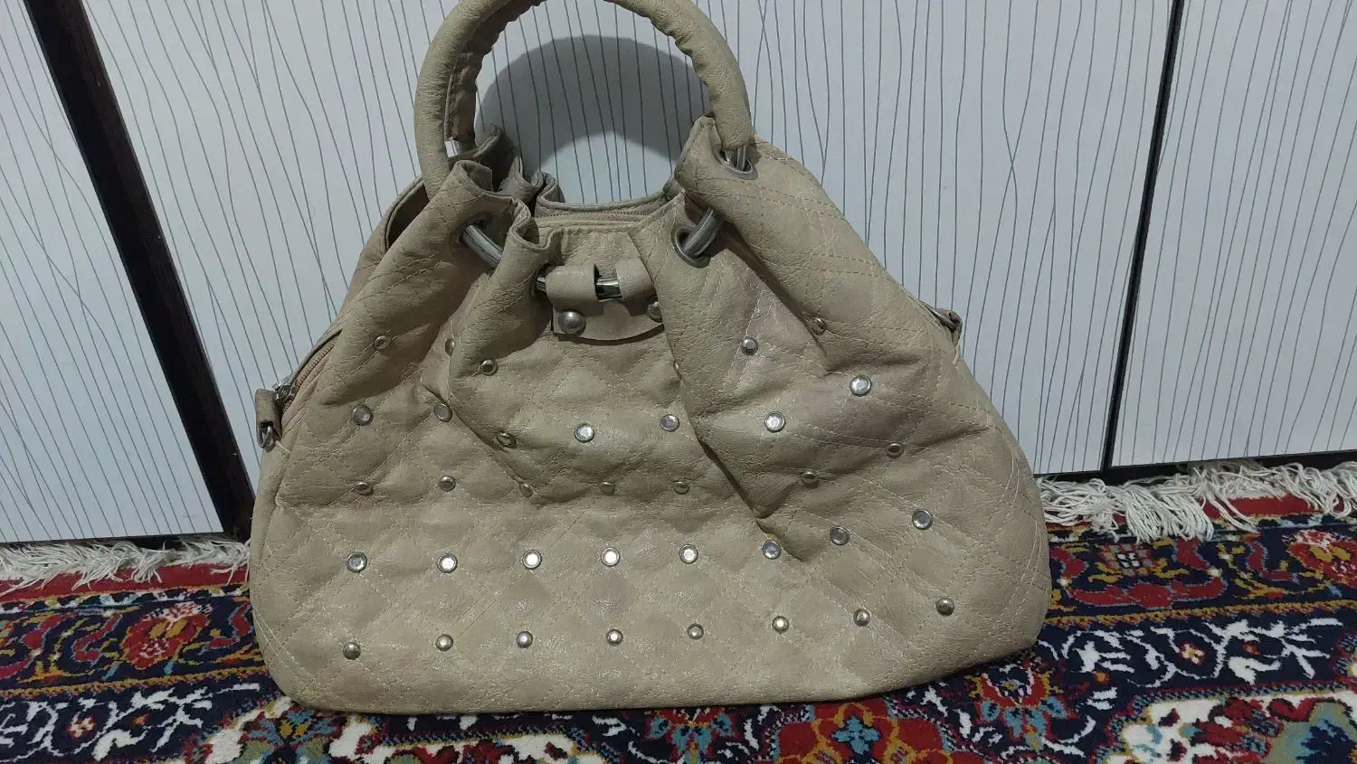 یک عدد کیف زنانه دست دوم|کیف، کفش، کمربند|اهواز, ۲۰۰۰واحدی|دیوار