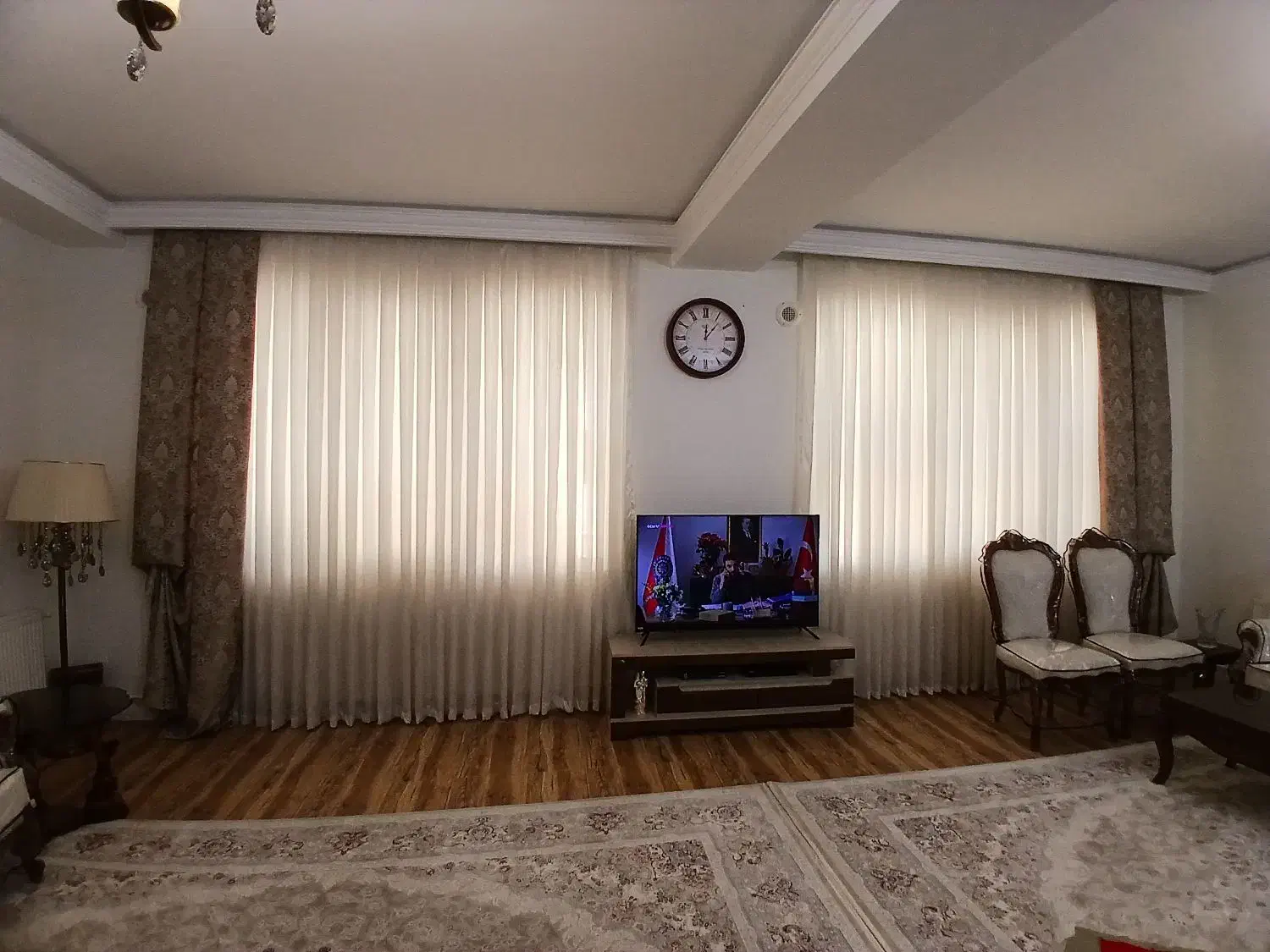 دوعددپرده‌پذیرایی|پرده، رانر، رومیزی|باغستان, |دیوار