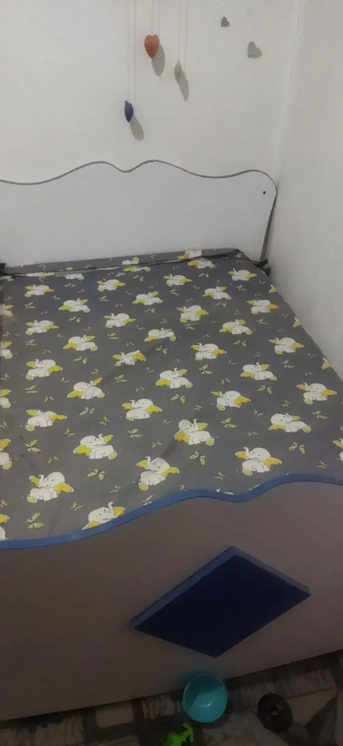 تخت کودک|تخت و صندلی بچه|نیشابور, بنیاد شهید|دیوار