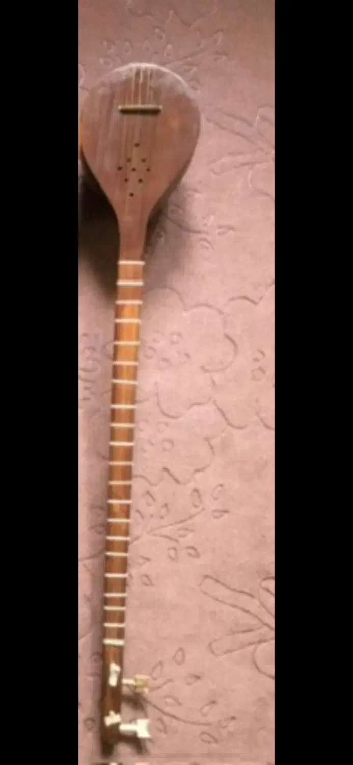 سه تار|سازهای سنتی|تهران, هفت چنار|دیوار