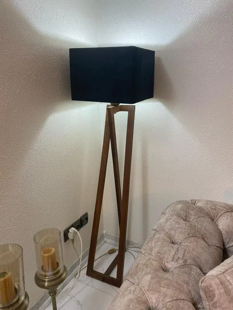 اباژور و میز بار در حد نو نو|چراغ خواب و آباژور|شاهینشهر, شهرک میلاد|دیوار