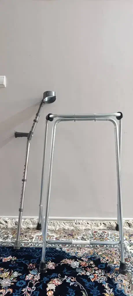 یک عدد واکر و یک عدد عصا|آرایشی، بهداشتی، درمانی|آباده, |دیوار