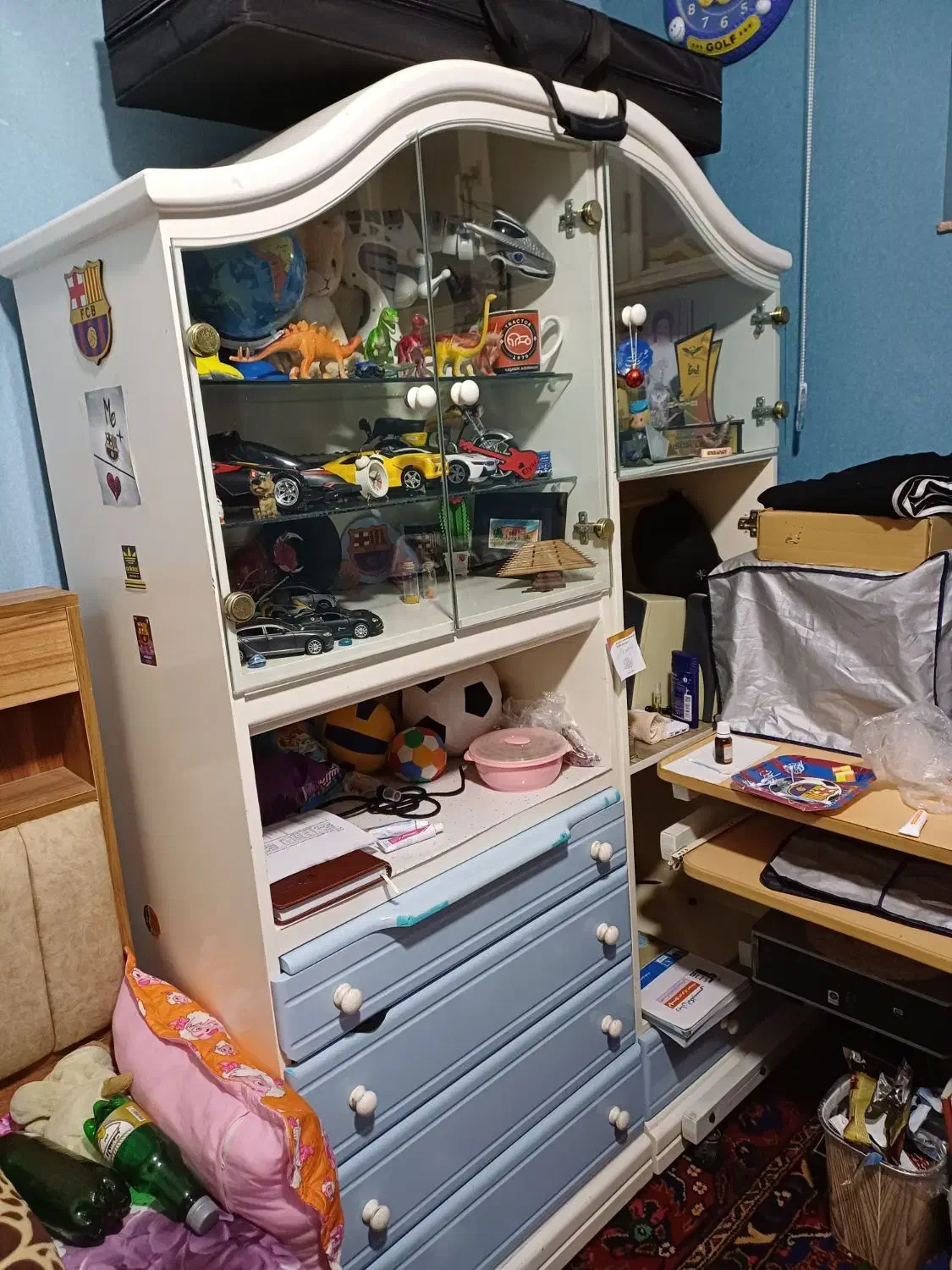 تخت خواب نوجوان بهمراه تشک و کمد دوتکه|تخت و سرویس خواب|عجب شیر, |دیوار