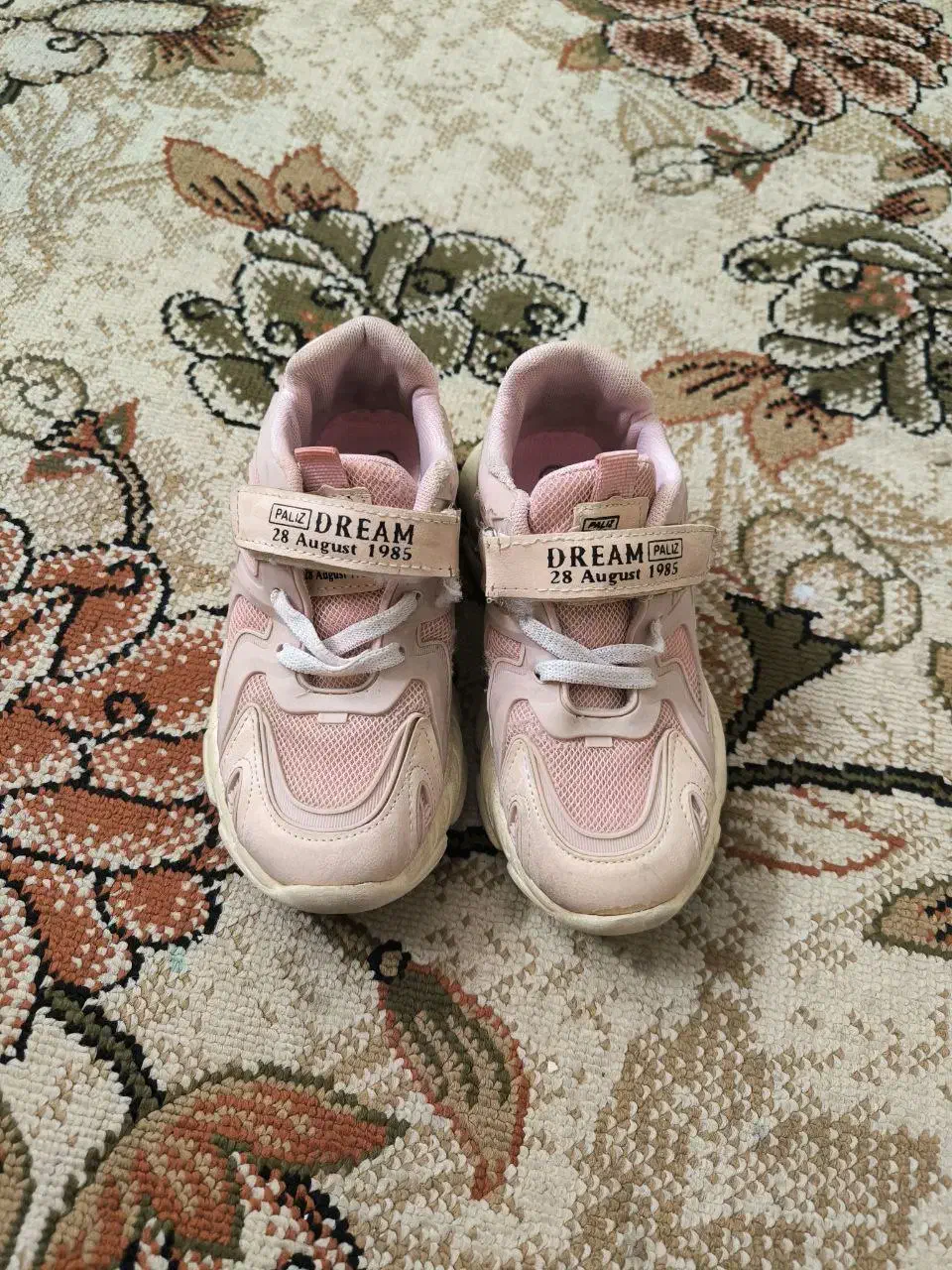 تعدادی لباس و کفش|کفش و لباس بچه|ایلام, |دیوار