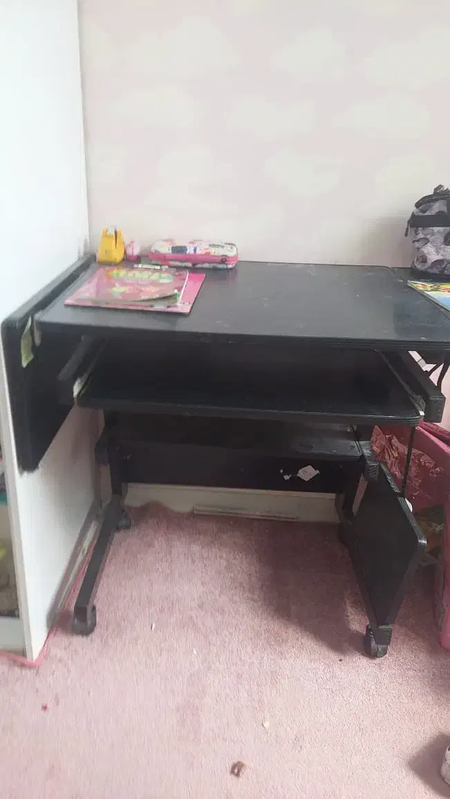 میز|میز تحریر و کامپیوتر|اهواز, فرهنگ شهر|دیوار