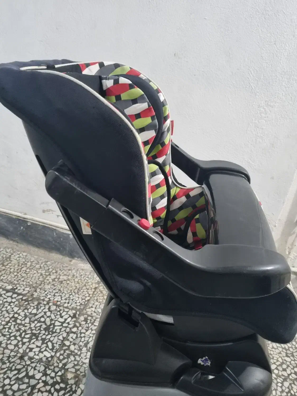 صندلی ماشین کودک|تخت و صندلی بچه|رشت, گلزاران|دیوار