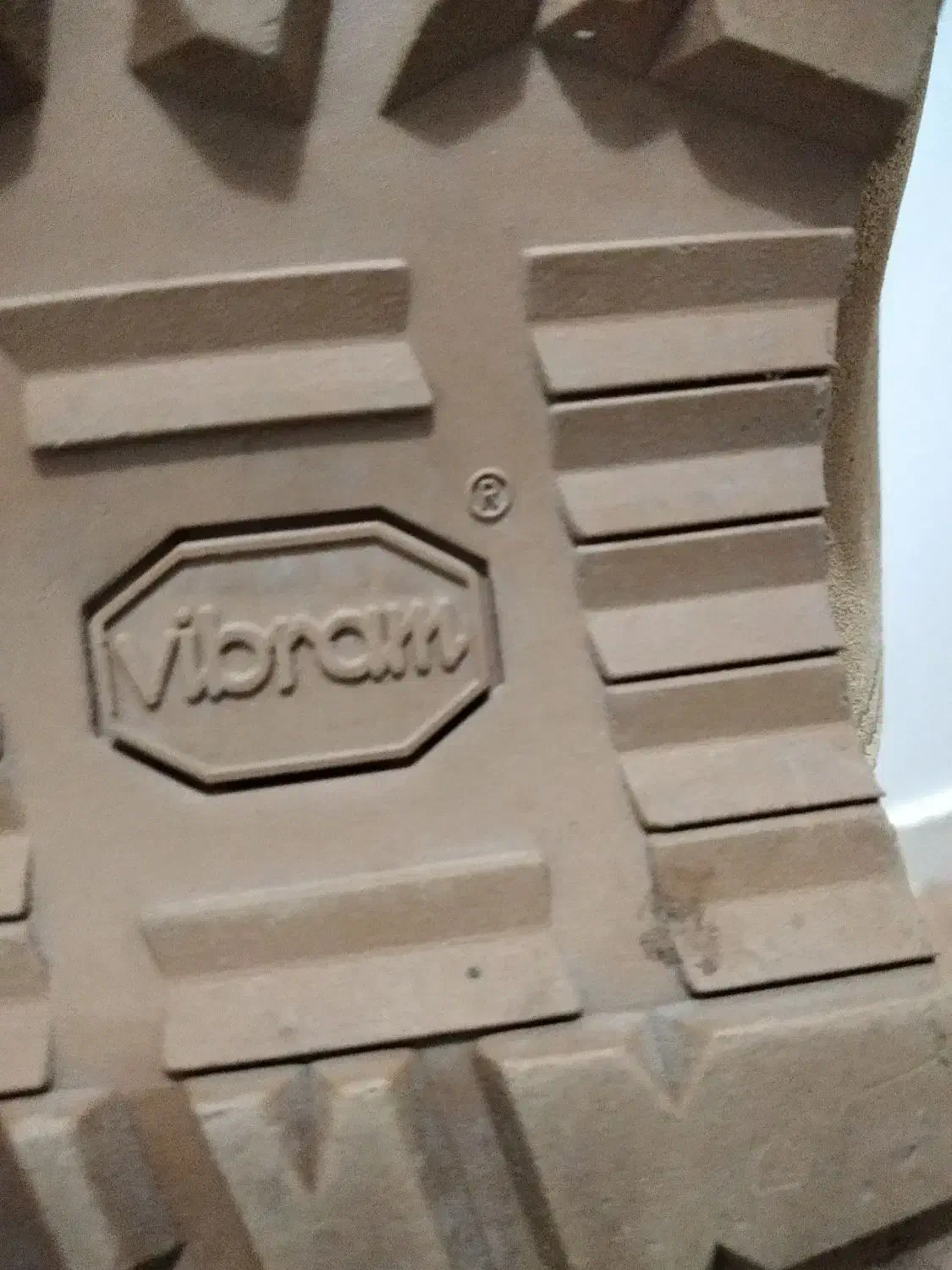 پوتین آمریکایی|کیف، کفش، کمربند|مسجد سلیمان, |دیوار