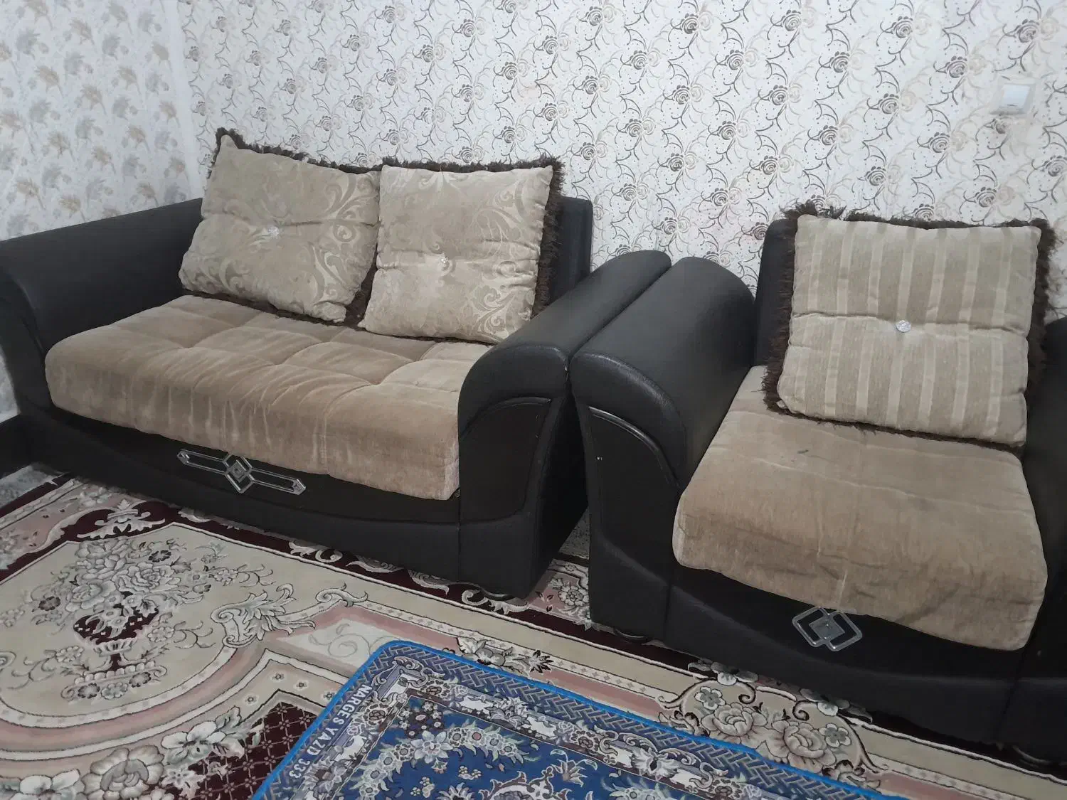 مبل راحتی ۷نفره چرم|مبلمان خانگی و میز عسلی|الشتر, |دیوار