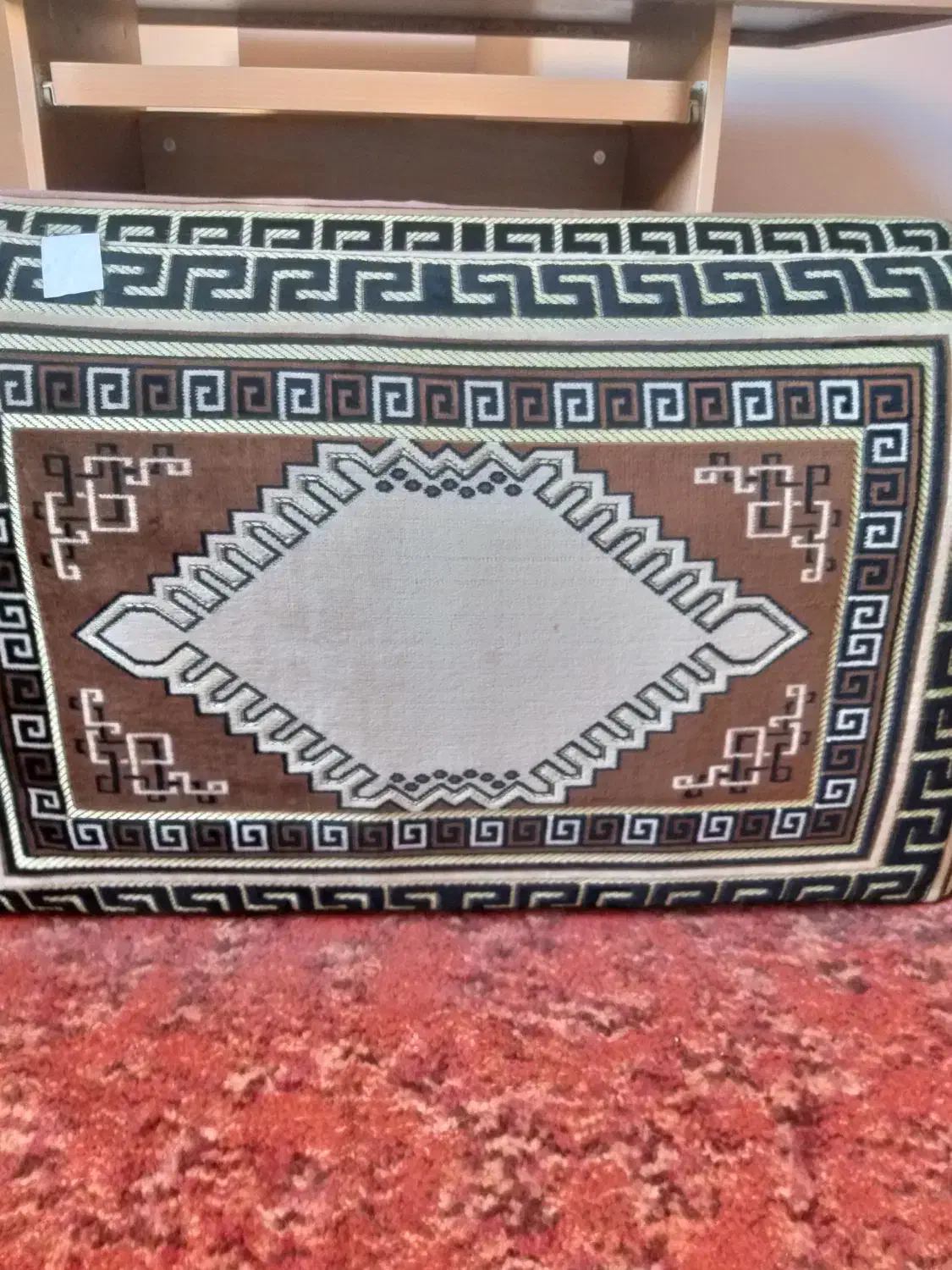 یک جفت پشتی|پشتی|شیراز, شاه قلی بیگی|دیوار