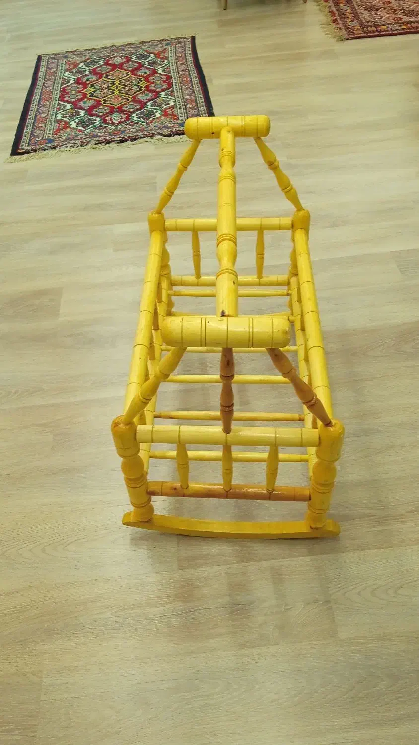 گهواره چوبی|اسباب و اثاث بچه|ارومیه, |دیوار