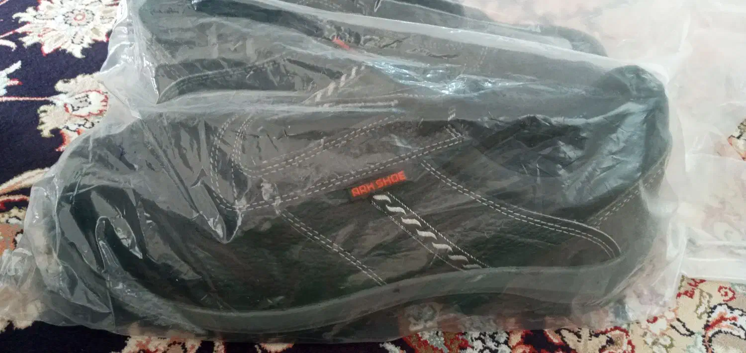 کفش ایمنی|کیف، کفش، کمربند|بروجرد, |دیوار