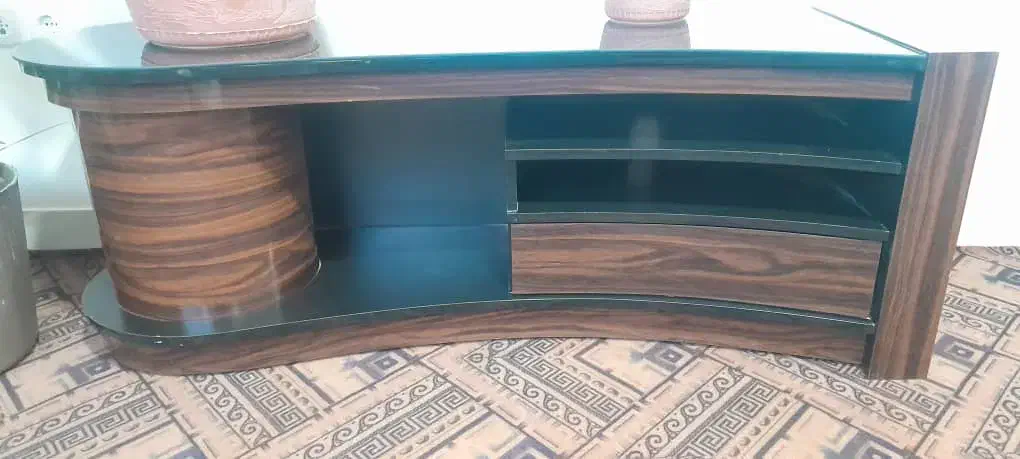 زیر تلویزیون|میز تلویزیون|لردگان, |دیوار