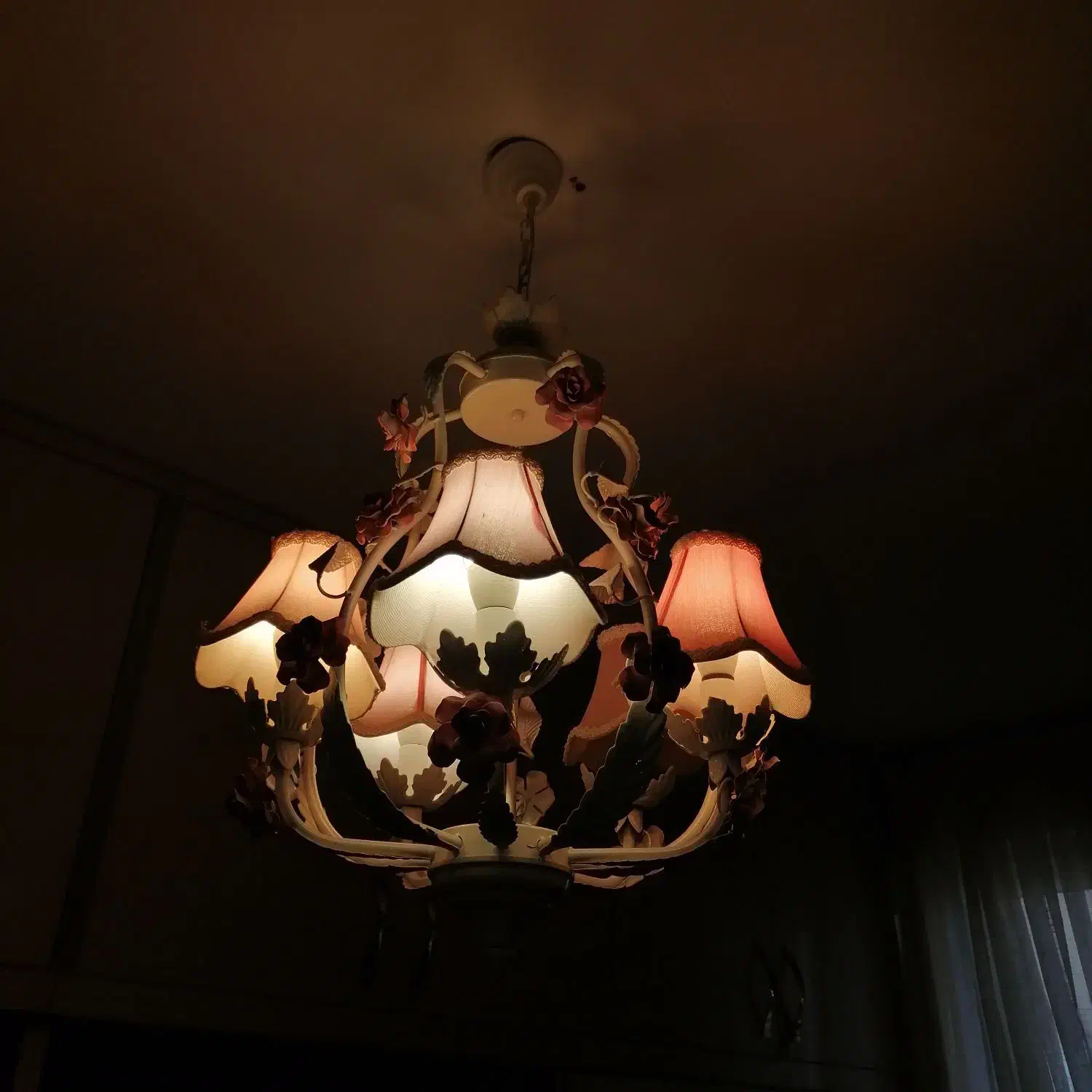 لوستر اتاق خواب و آشپزخونه لاکچری|لوستر و چراغ آویز|تبریز, |دیوار