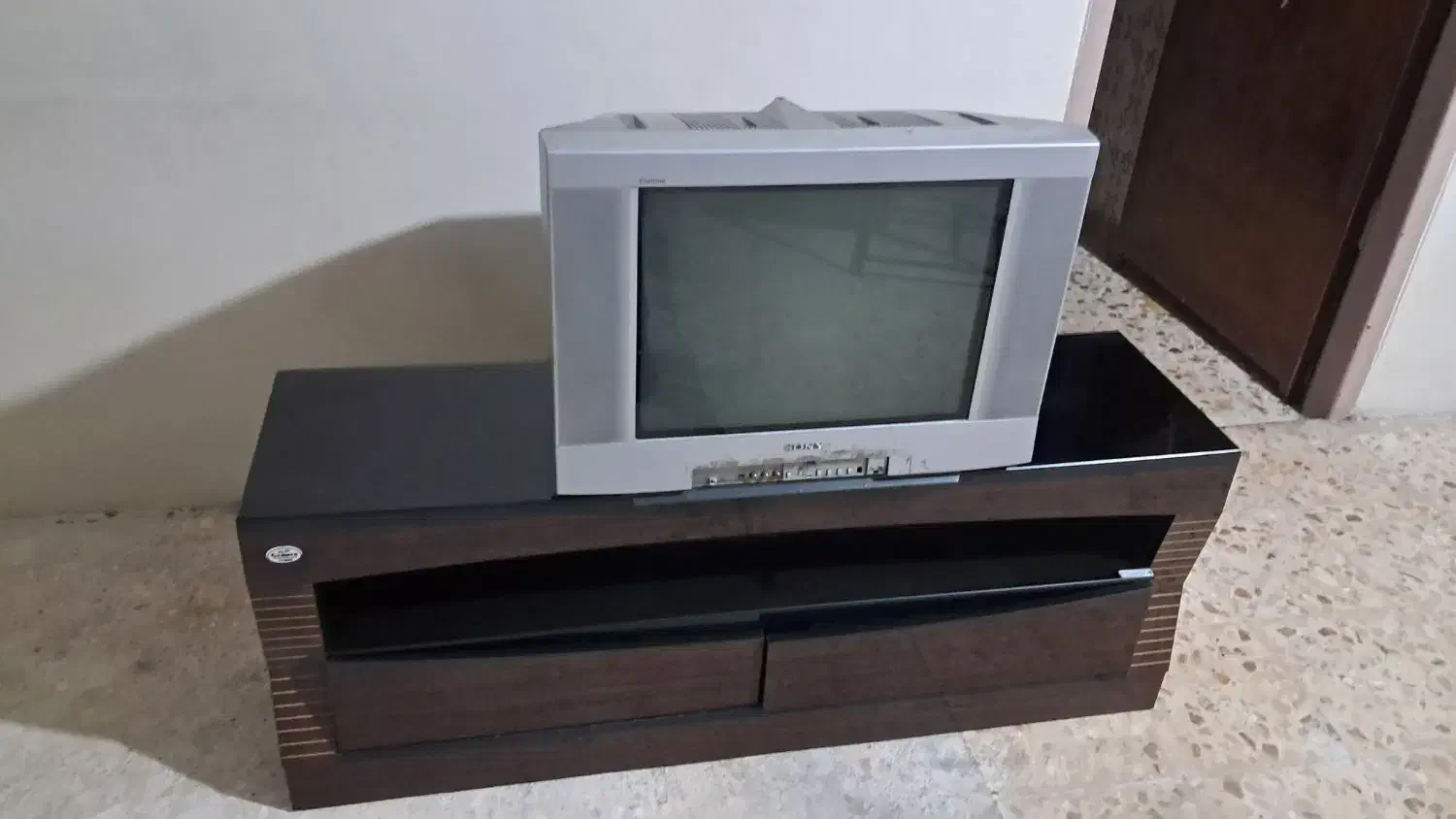 تلویزیون و دیجیتال و میز تلویزیون|تلویزیون و پروژکتور|اسدآباد, |دیوار