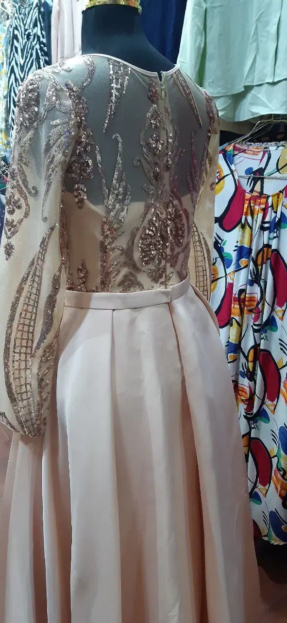 لباس مجلسی|لباس|اندیشه, اندیشه فاز ۳|دیوار