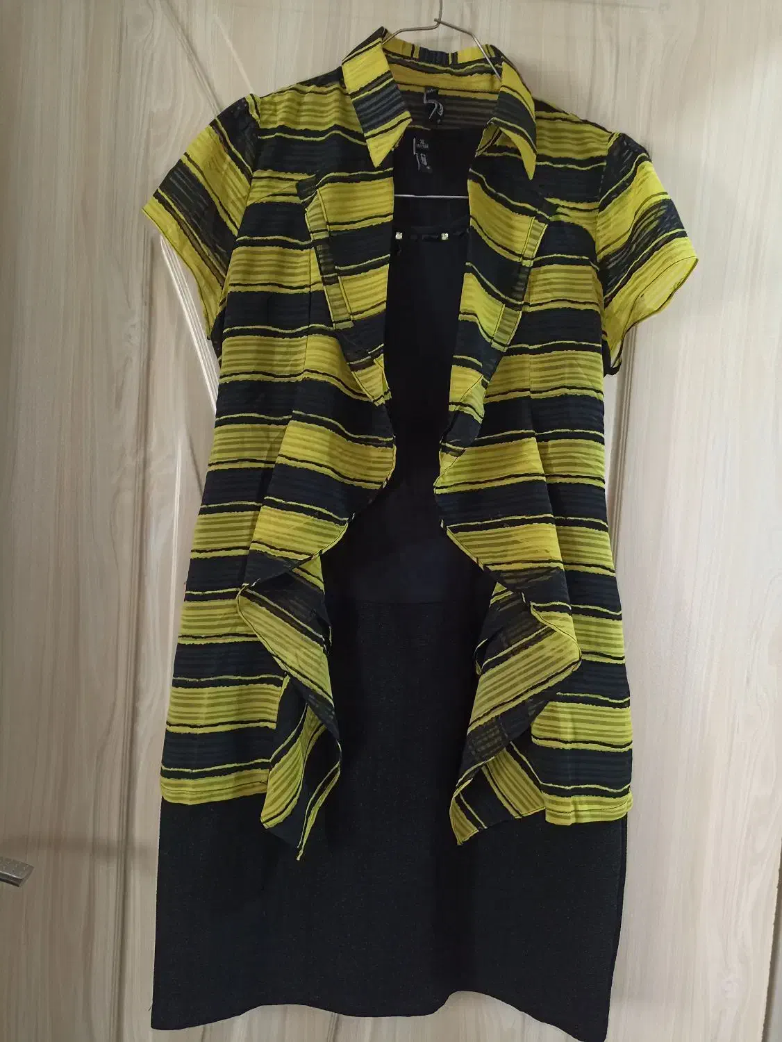 تعدادی لباس مجلسی مانتودامن|لباس|اراک, |دیوار