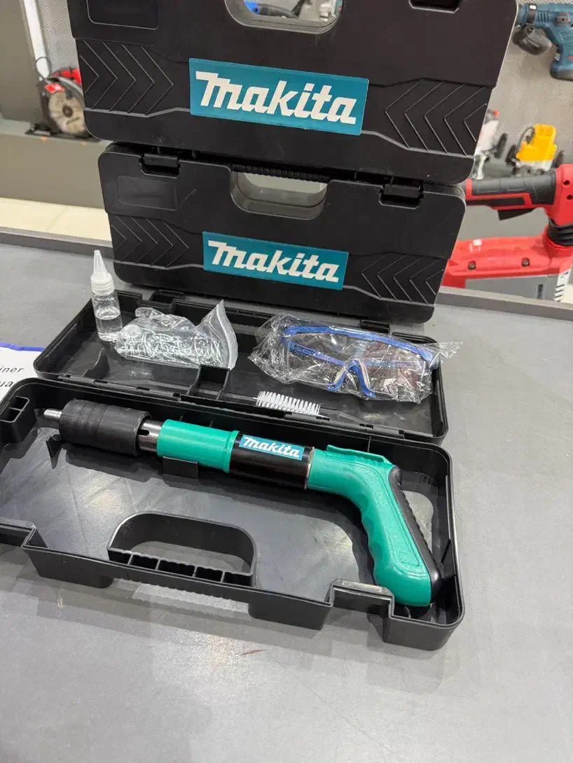 میخکوب چاشنی خور ماکیتا. میخکوب دستی|ماشین‌آلات صنعتی|کرج, ساسانی (قلمستان)|دیوار