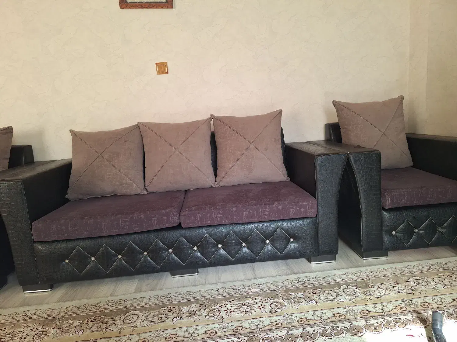 مبل ۷ نفره راحتی|مبلمان خانگی و میز عسلی|اشتهارد, |دیوار