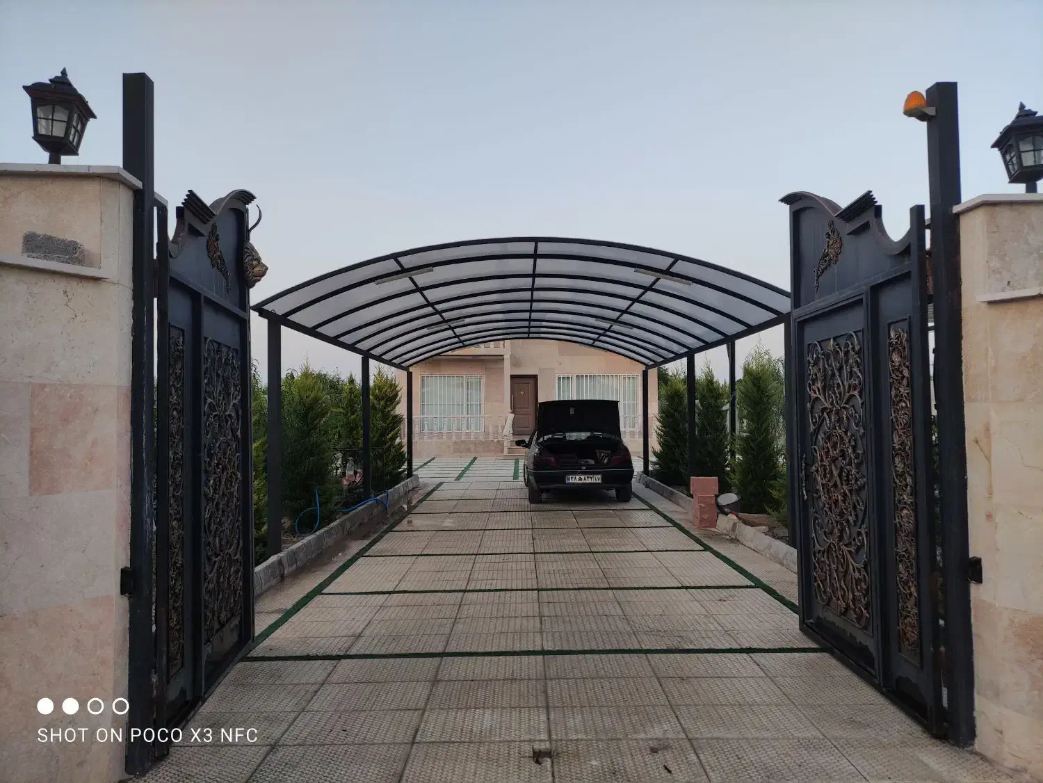 جوشکاری و نصب انواع سایبان و روشنایی|خدمات پیشه و مهارت|ارومیه, |دیوار