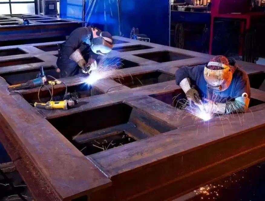 جوشکاری سوله واسکلت وشیروانی یاران|خدمات پیشه و مهارت|قزوین, |دیوار