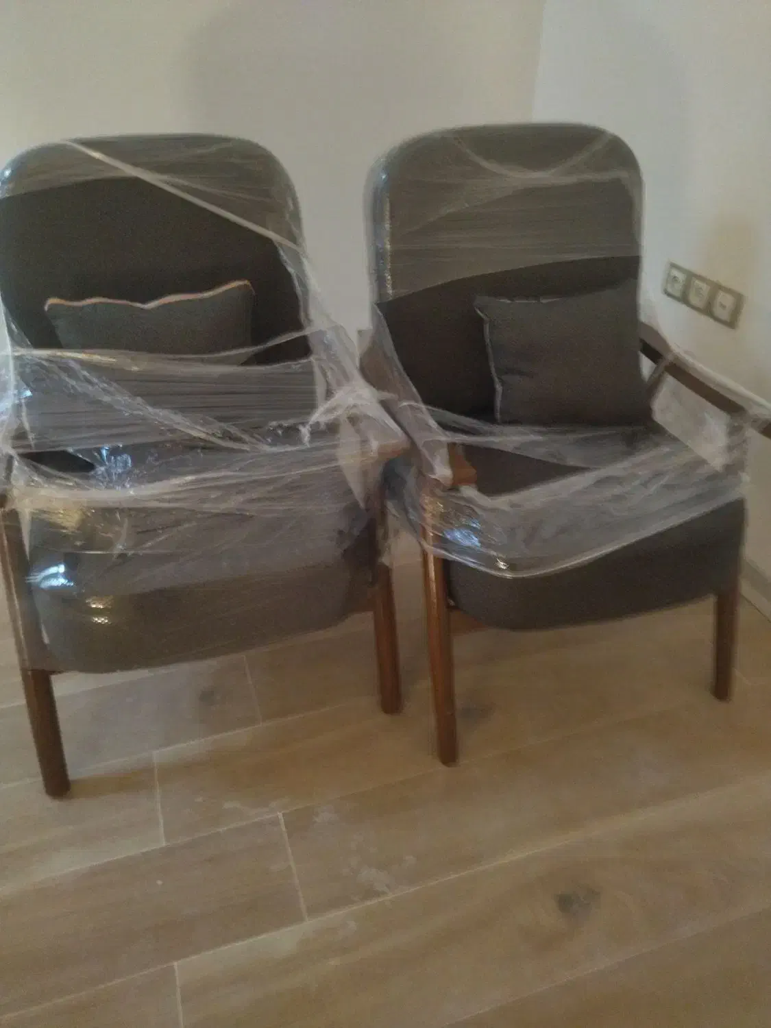 مبل یلدا|مبلمان خانگی و میز عسلی|یزد, |دیوار