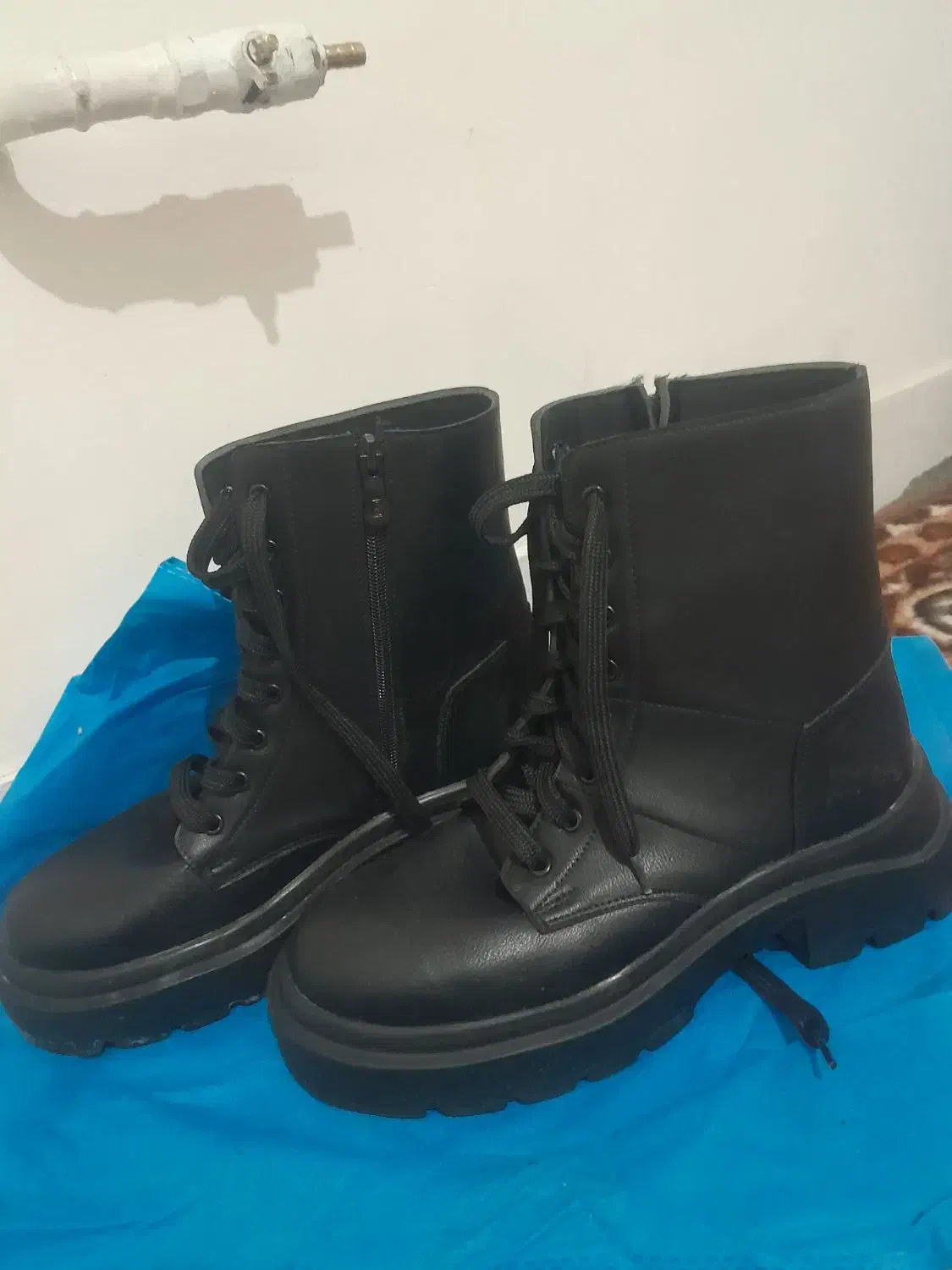 پوتین وکفش مجلس|کیف، کفش، کمربند|تبریز, |دیوار