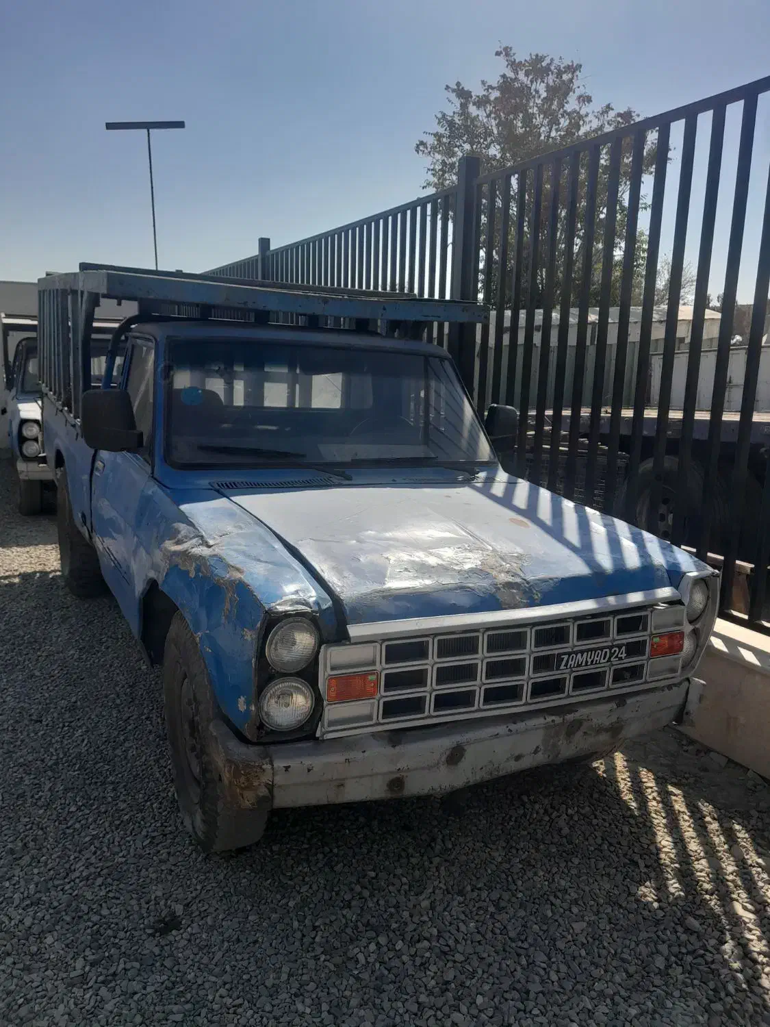 وانت نیسان مدل ۸۱|خودرو سواری و وانت|اسلام‌شهر, ملک‌آباد|دیوار