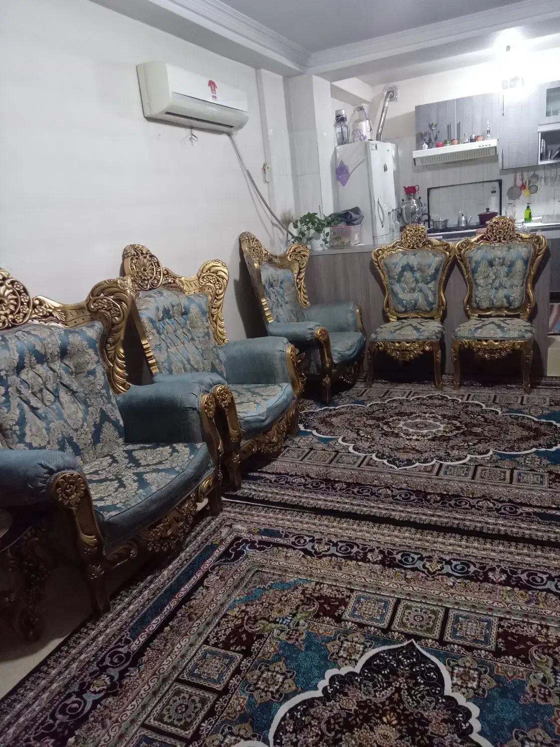 مبل سلطنتی تمیز در حد نو|مبلمان خانگی و میز عسلی|گرمدره, |دیوار