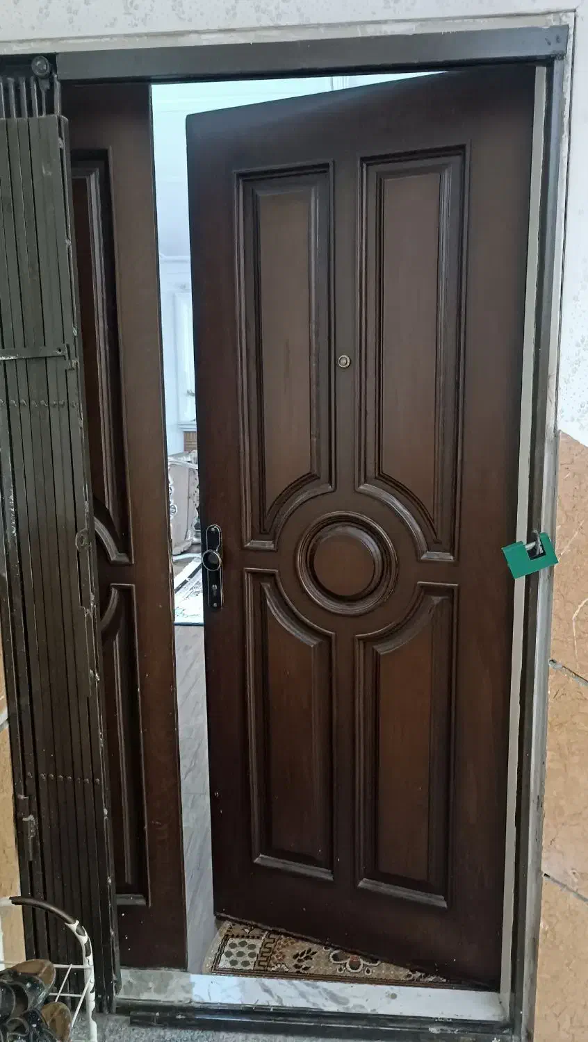 درب چوبی شیک|مصالح و تجهیزات ساختمان|بروجرد, |دیوار