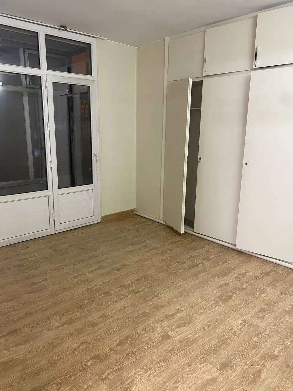 طبقه اول ۳خوابه (املاک سادات)