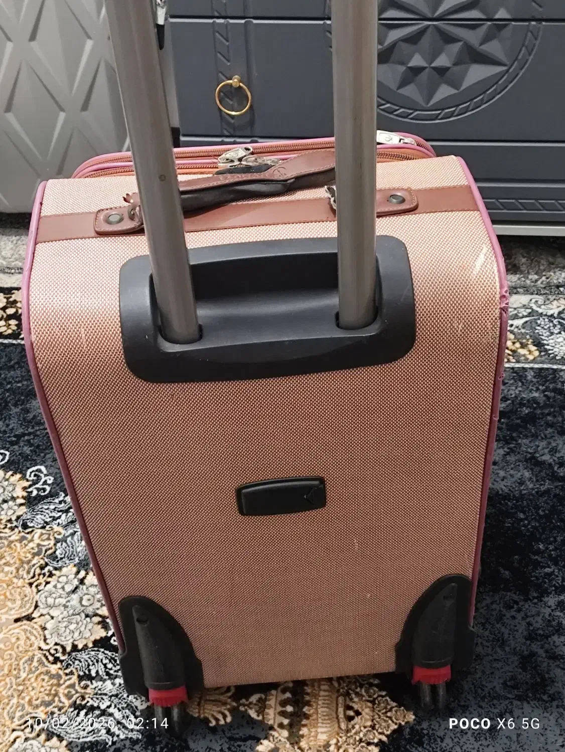 چمدون|کیف، کفش، کمربند|رباط‌کریم, مسکن مهر آبشناسان|دیوار