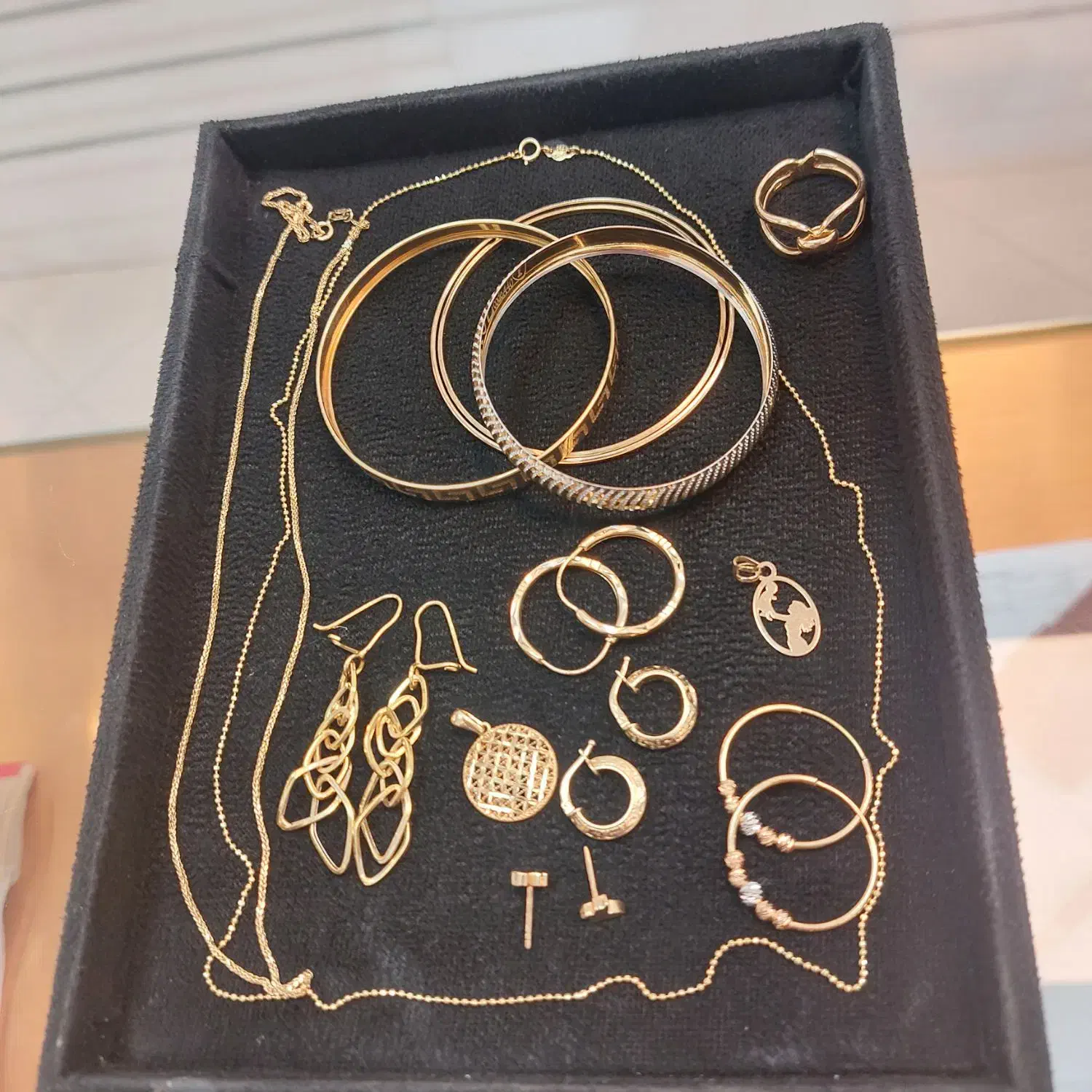 فروش طلا بدون اجرت فقط ۵ درصد گالری طلا آریا|جواهرات|لاهیجان, انقلاب|دیوار