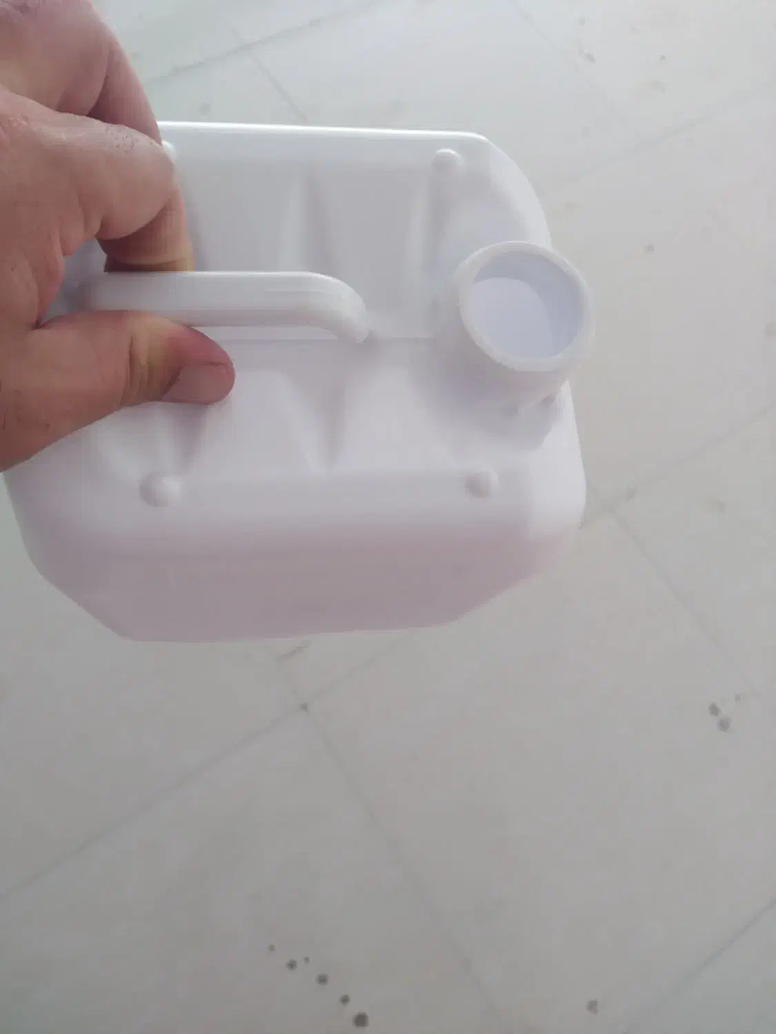 تعداد۲۸عدد گالن ۴لیتری نو هستند|ظروف نگهدارنده، پلاستیکی، یک‌بارمصرف|اردبیل, |دیوار