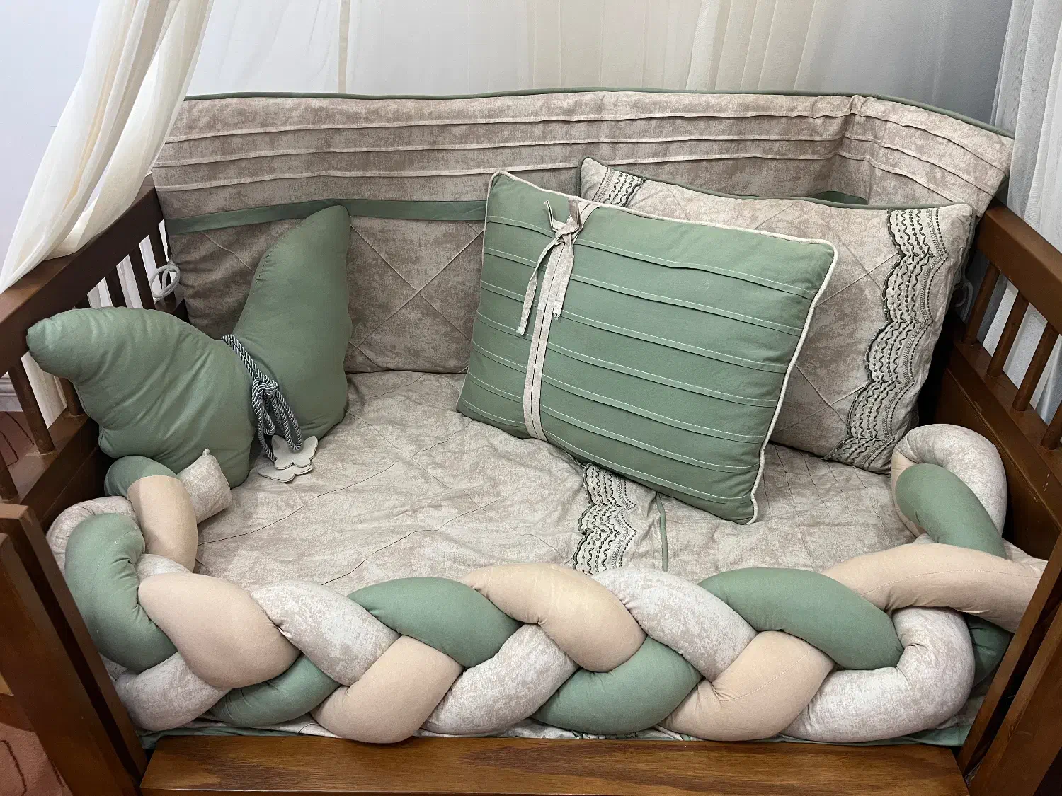 تشک تخت|تشک تختخواب|قنوات, |دیوار