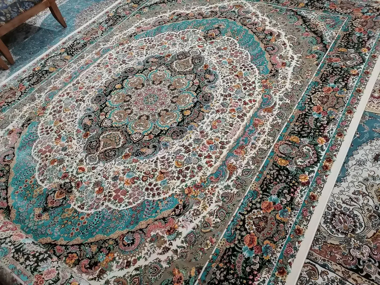 دو عددفرش 9متری 1200شانه تراکم 3600 نونو داخل کاور|فرش|مهاباد (آذربایجان غربی), |دیوار