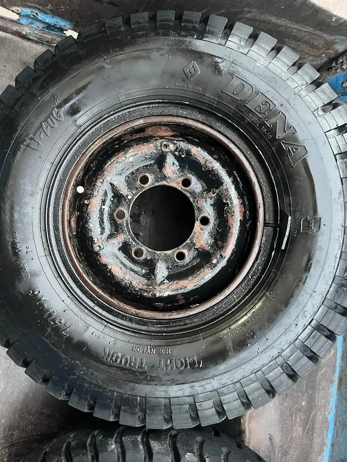 لاستیک نیسان|قطعات یدکی و لوازم جانبی|لاهیجان, گلستان|دیوار