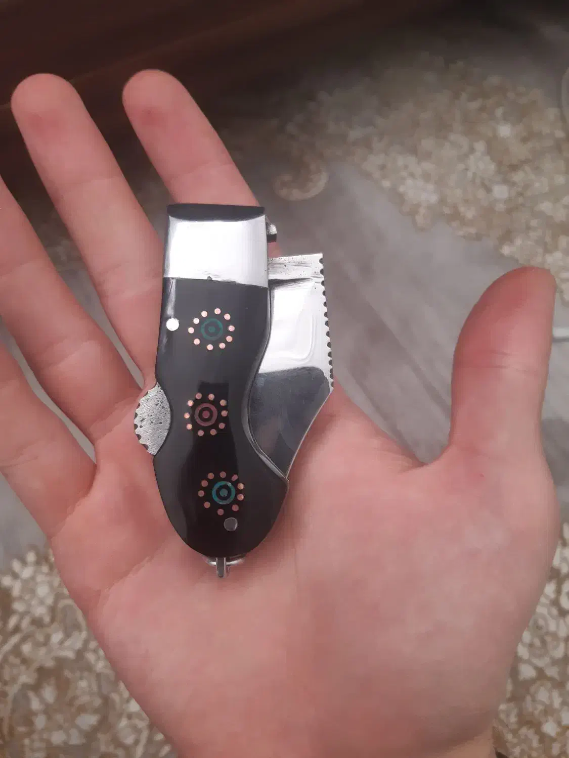 چاقو|کلکسیون اشیاء عتیقه|جوانرود, |دیوار