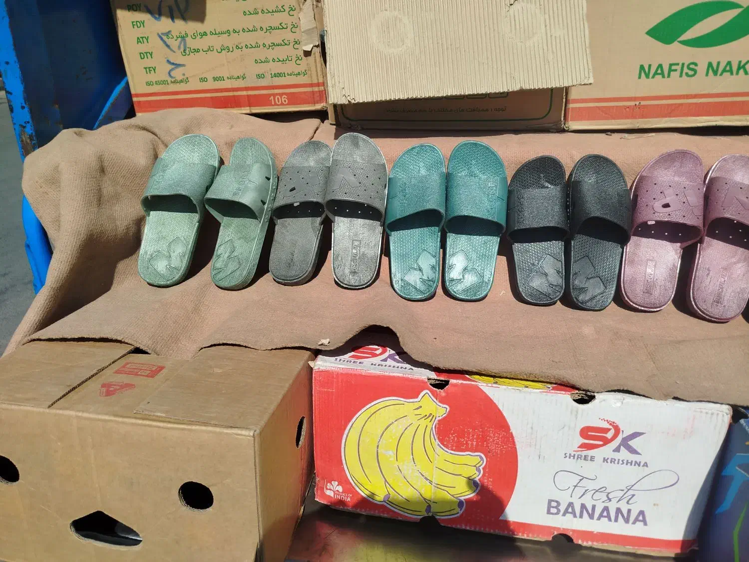 دمپایی ژله ایی به قیمت کارخانه عمده و تک فروشی|کیف، کفش، کمربند|سنندج, |دیوار