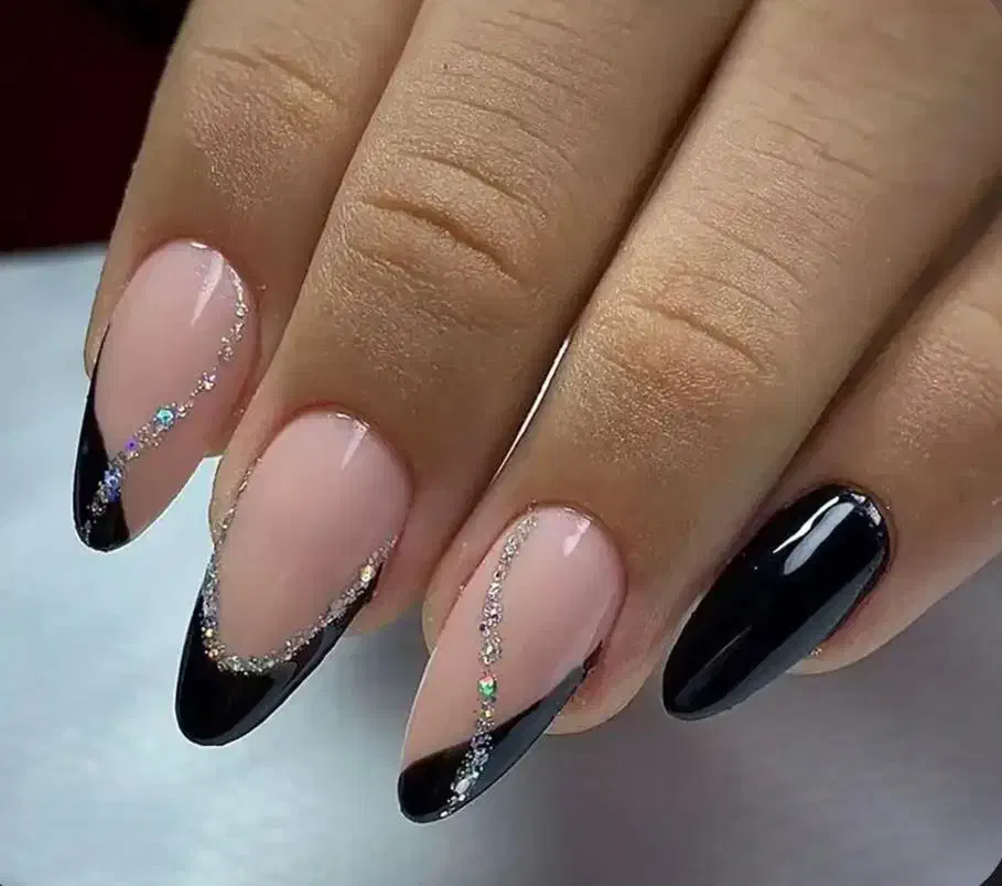 کاشت ناخن فقط باهزینه مواد|خدمات آرایشگری و زیبایی|اصفهان, همدانیان|دیوار