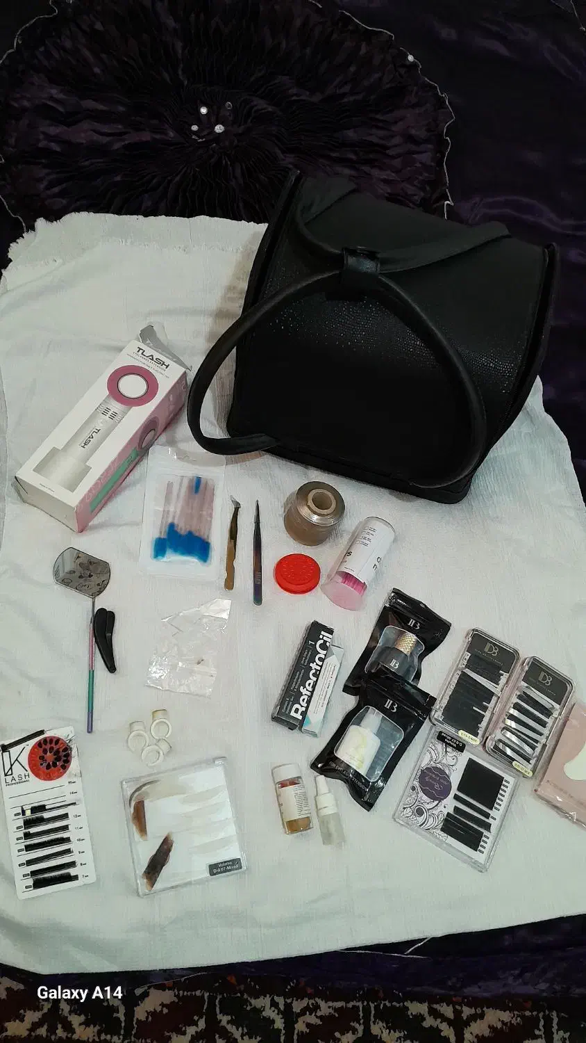 فروش تخت وپک کامل اکستنشن ولیفت مژه|آرایشگاه و سالن‌های زیبایی|نی‌ریز, |دیوار