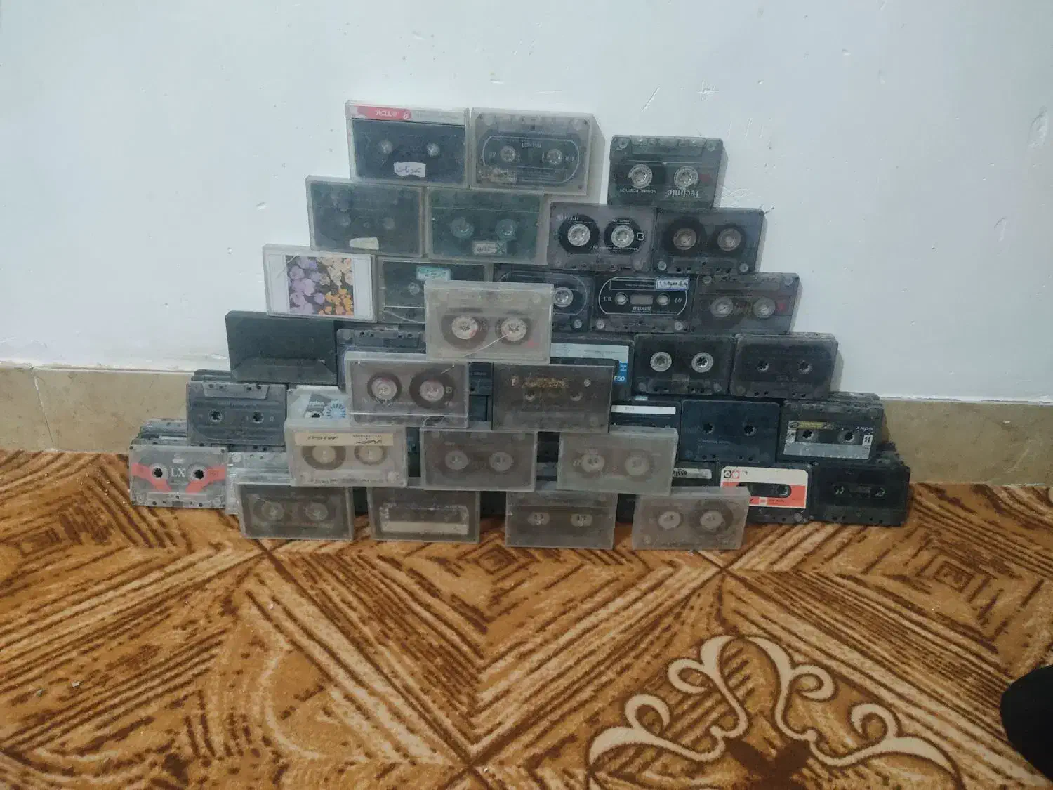 نوار کاست|کلکسیون اشیاء عتیقه|گرگان, |دیوار