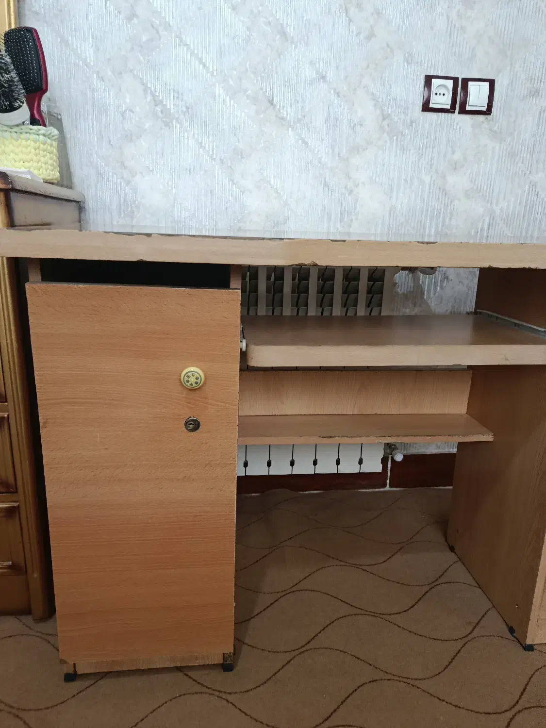 میز تحریر و کامپیوتر|میز تحریر و کامپیوتر|ورامین, شهرک فجر|دیوار