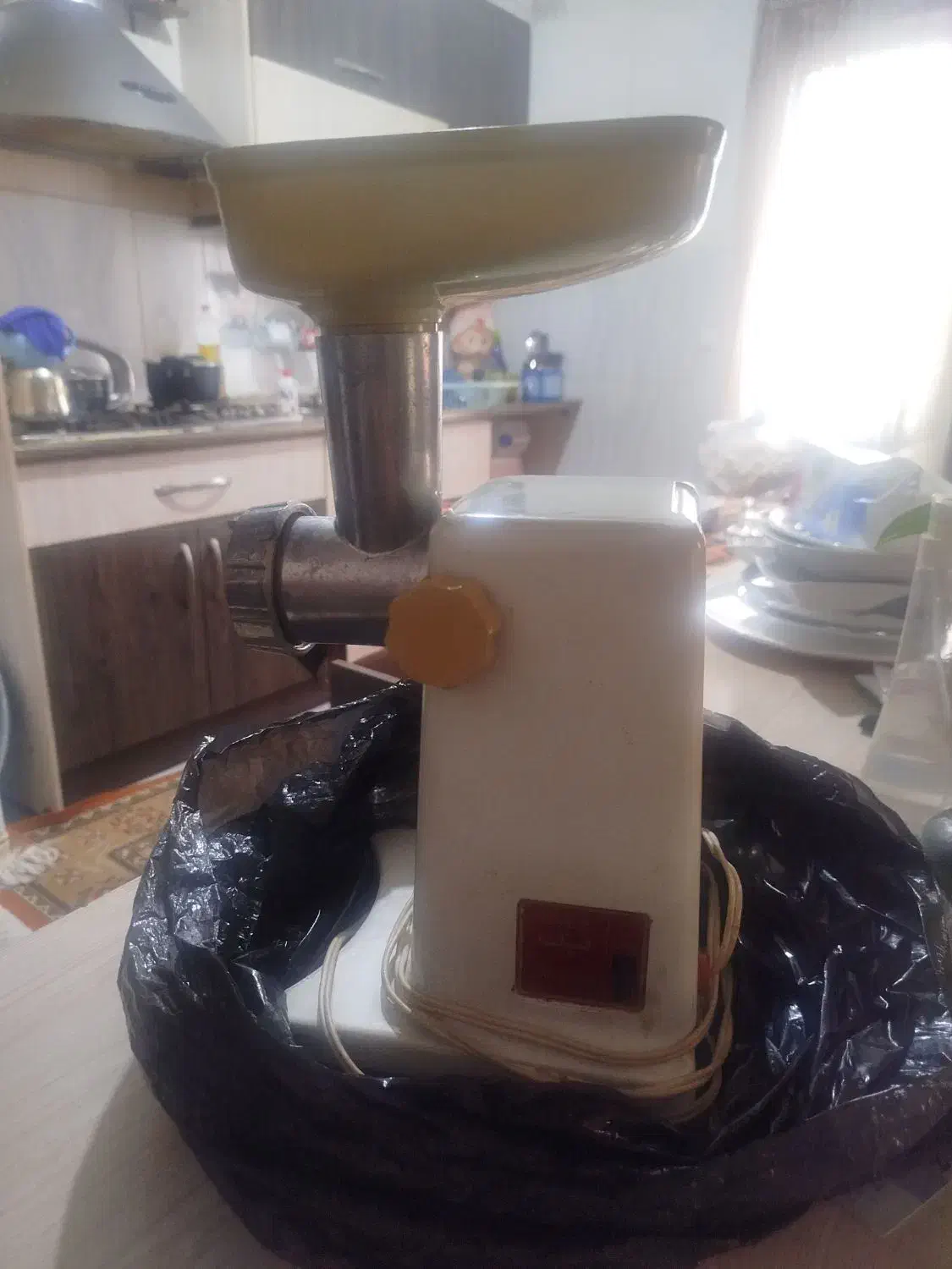 چرخ گوشت|خردکن، آسیاب، غذاساز|رشت, کوی مهر|دیوار